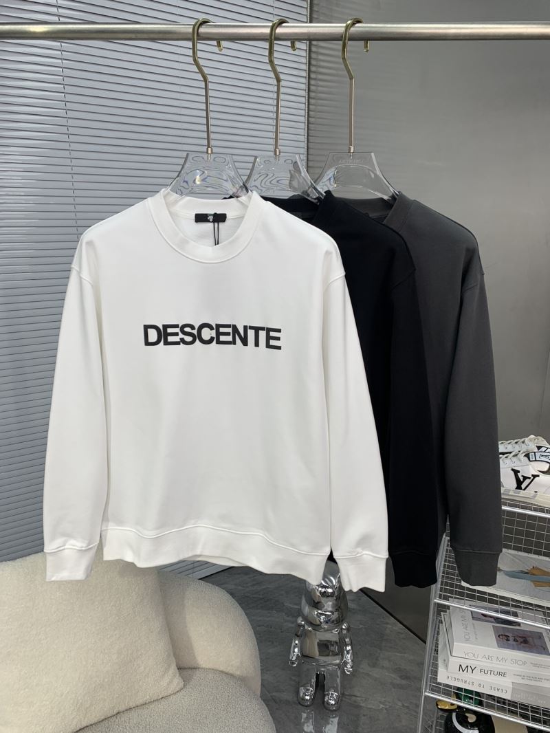 Descente Hoodies